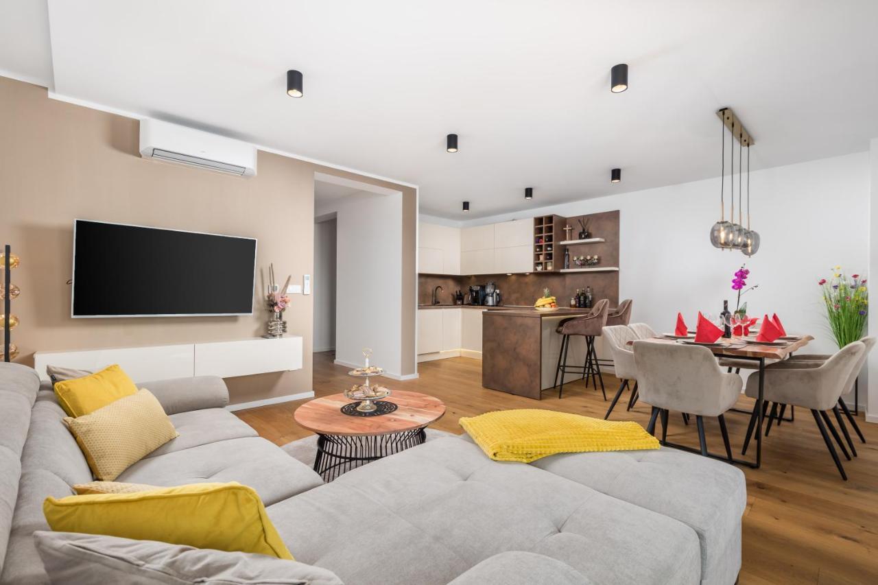 רייקה Apartment Top View With Balcony And Private Parking מראה חיצוני תמונה